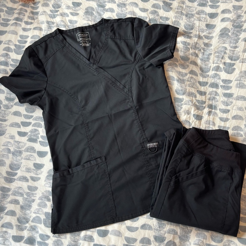 Cherokee Scrub Set black